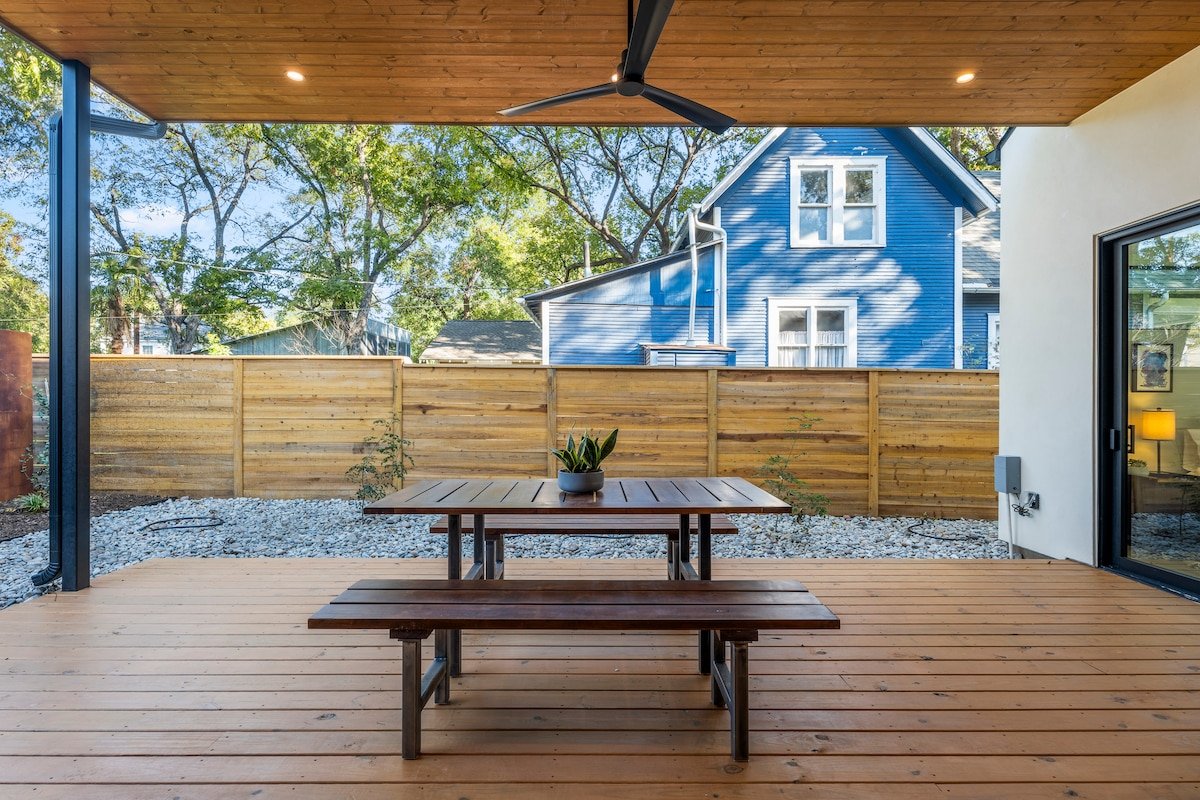 Texas Stunning Garden Getaway gallery image 3