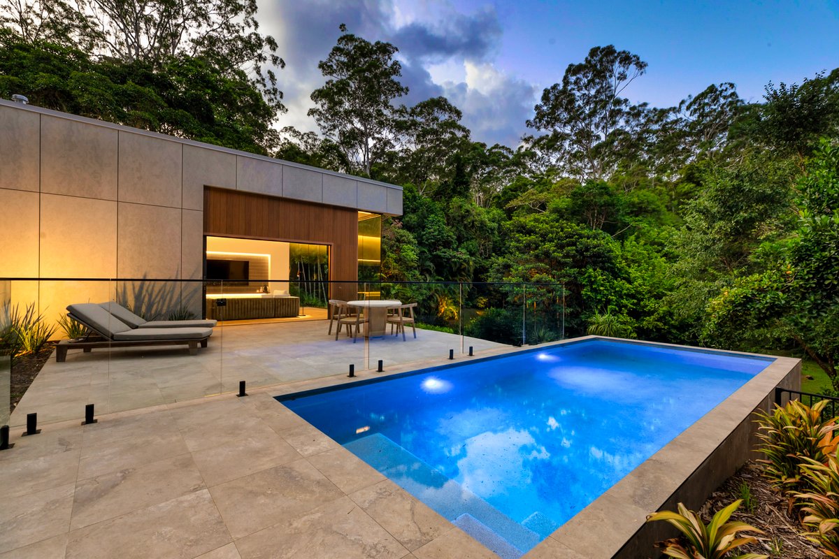 Luxury Noosa Hinterland Estate with Pool & Villas