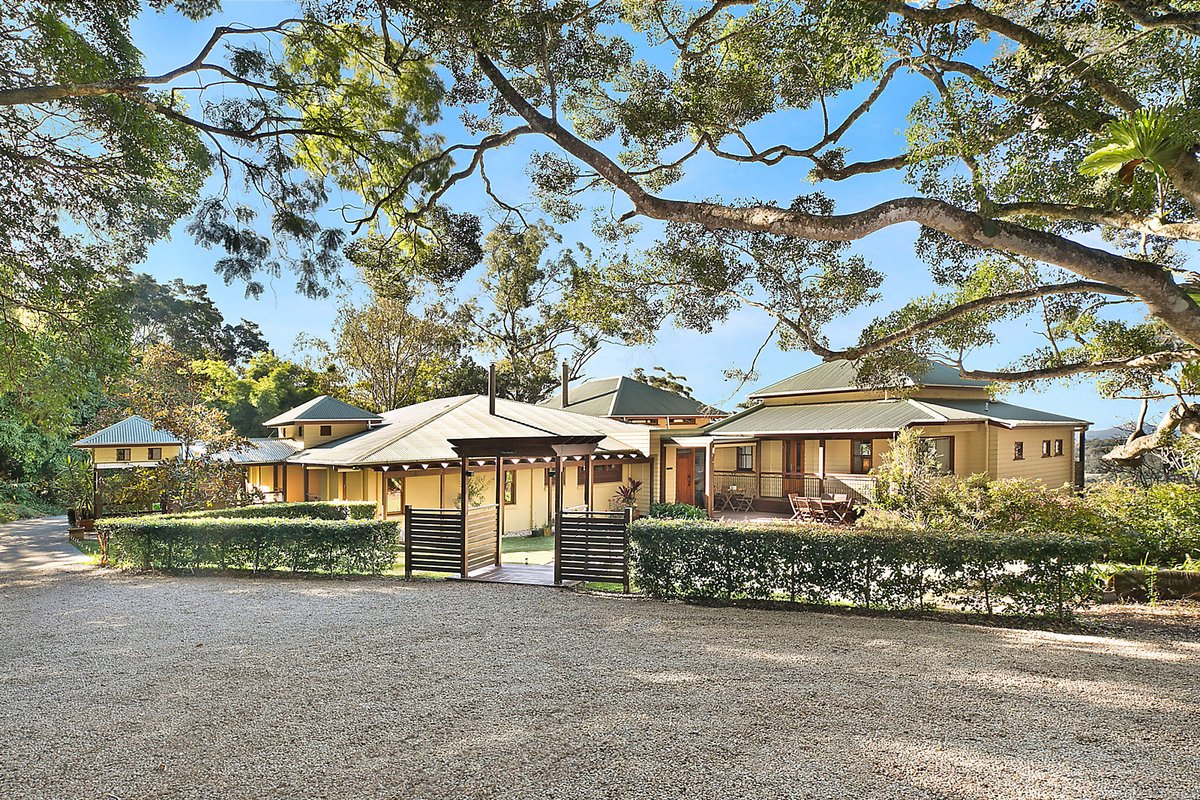 Woody Grove Retreat – The Lodge and Annex