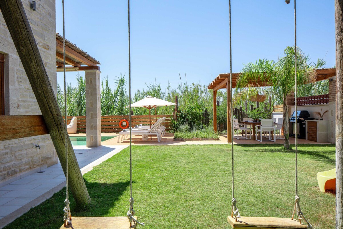 Thetida Villa, a Sublime Beachfront Retreat gallery image 4