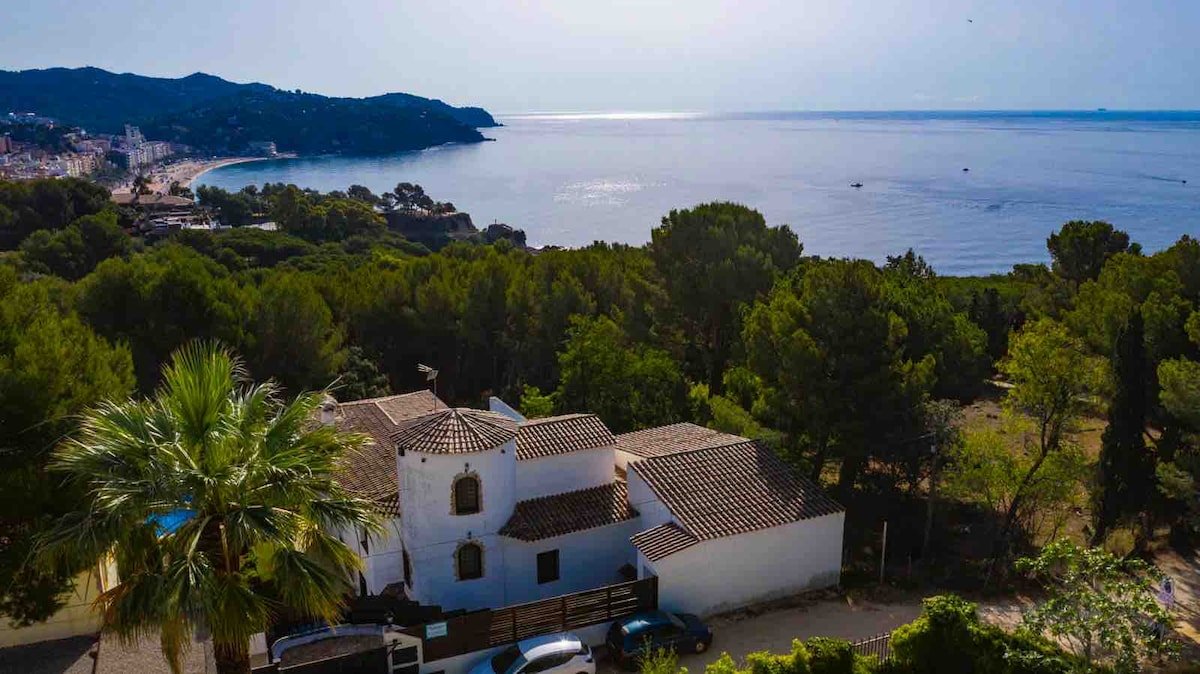 Villa Allyson # Pool, Views & Quiet Location gallery image 2