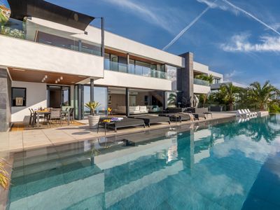 Villa Mercure by Abahana Luxe