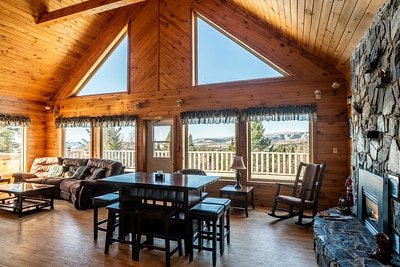 Broadleaf Mountain Chalet gallery image 2