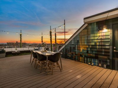 Immaculate Gulch home w/ stunning downtown views!