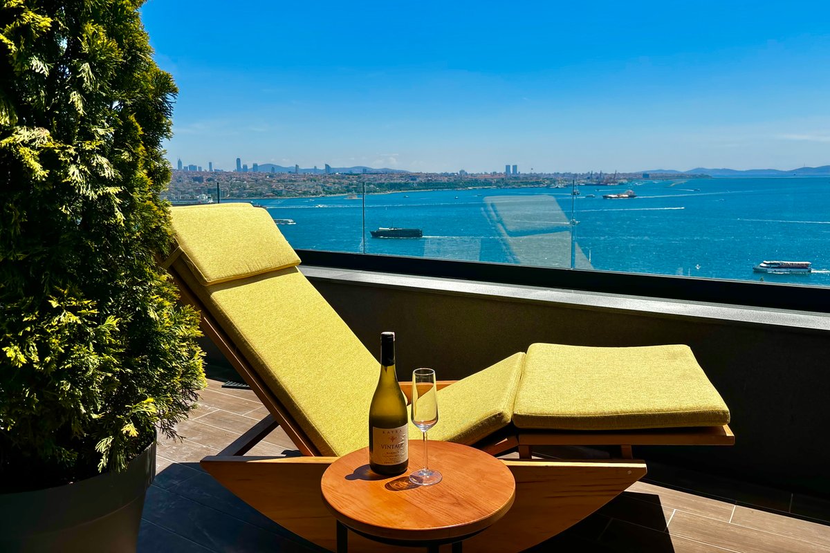 S Lux/Jacuzzi Escape with Bosphorus Panorama