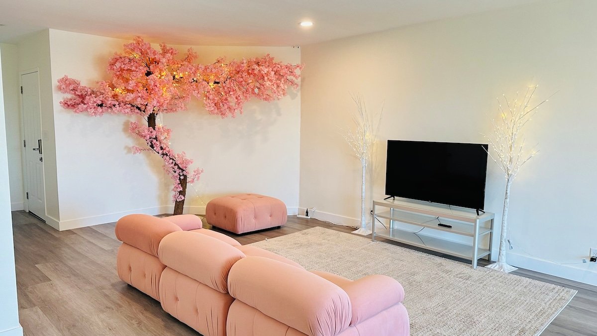 A Spacious 4B3b Home/ Close DTLA/Free parking gallery image 3