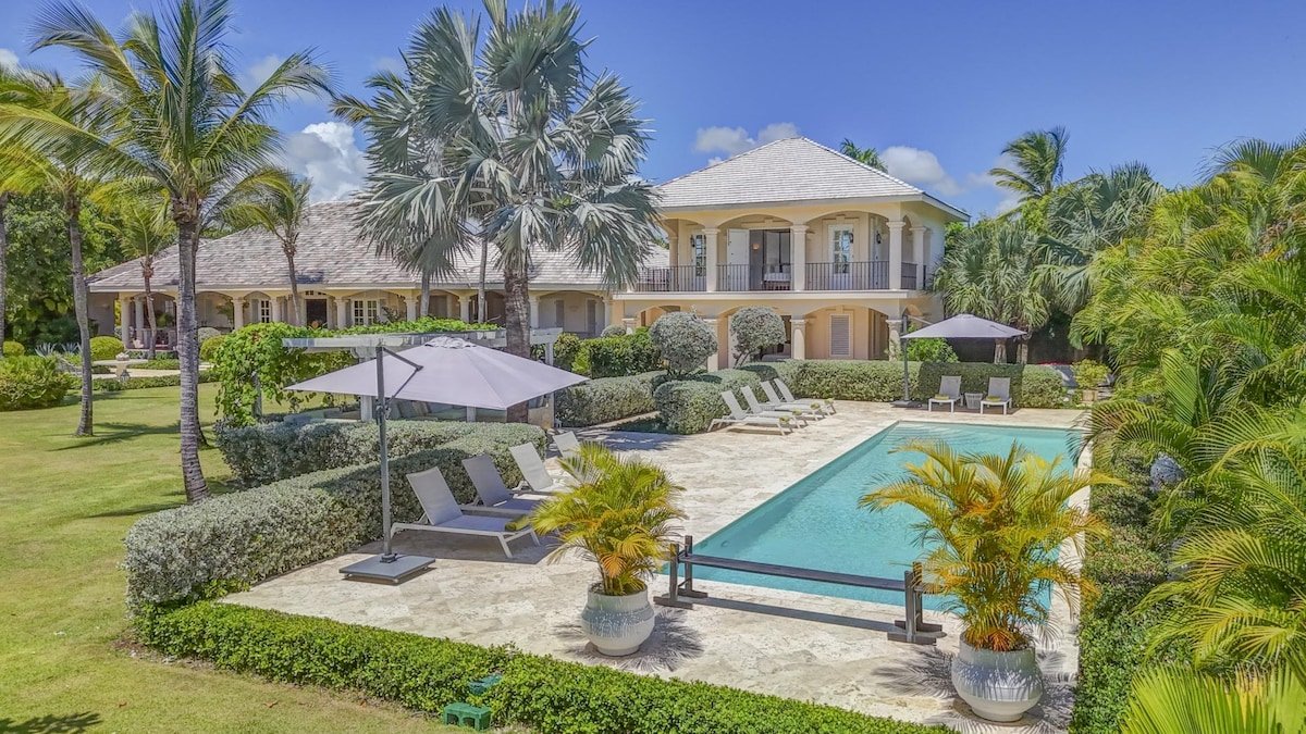 Villa Atalaya – Beautiful Villa with Large Garden