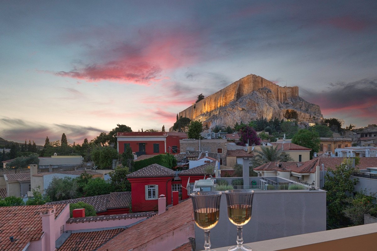 The Acropolis Window – Luxury Plaka Residence gallery image 2