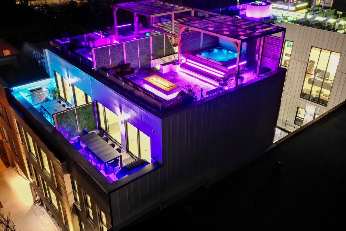 CLUBHAUS Premium Penthouse, Rooftop Hot Tub, Sleeps 14+