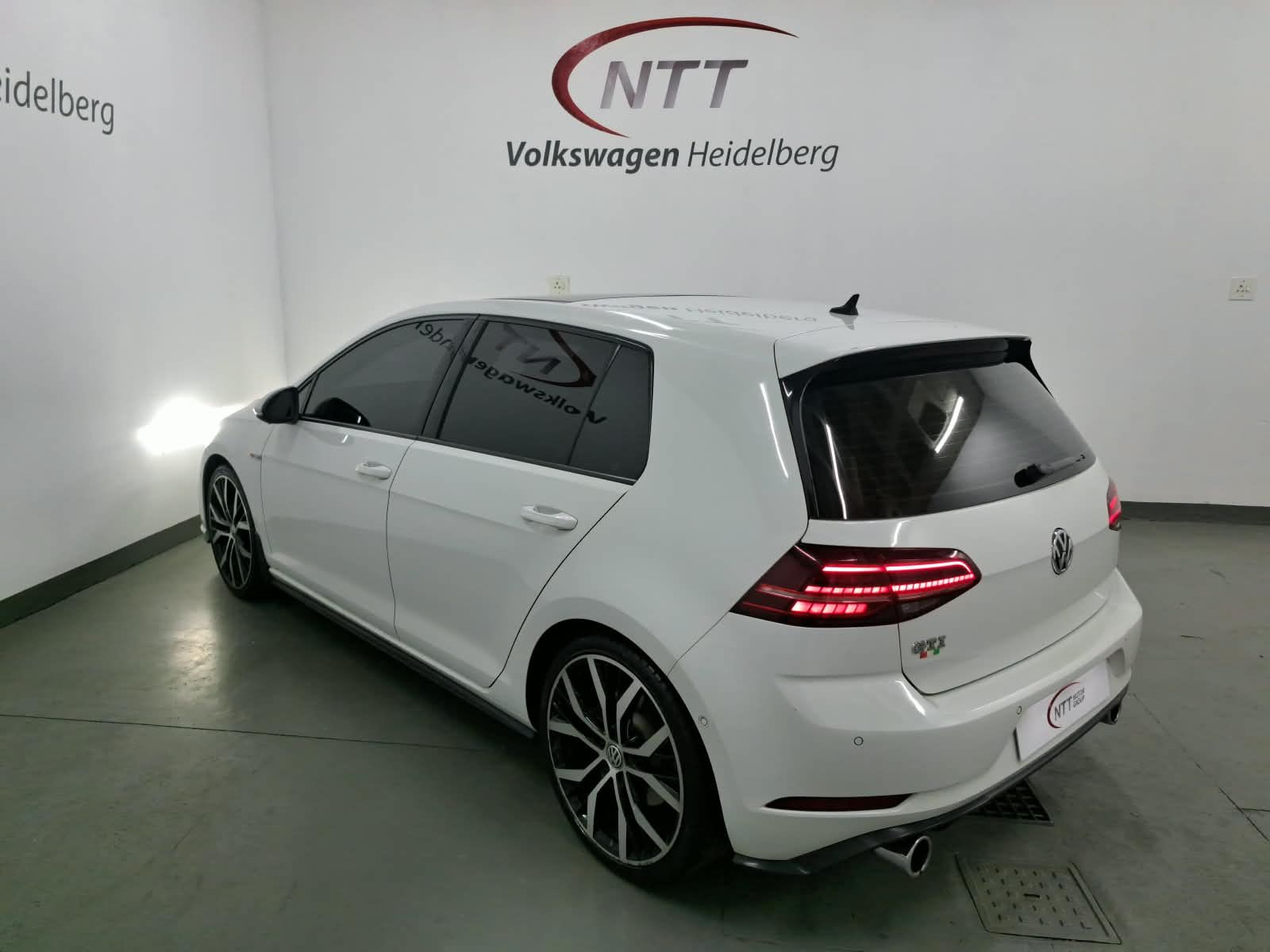Used car gallery