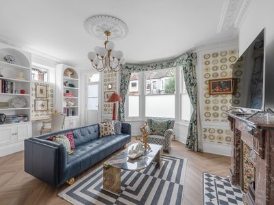 Blossom House New 3bed house in Barons Court