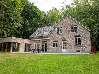 Spacious, luxurious house in the heart of nature