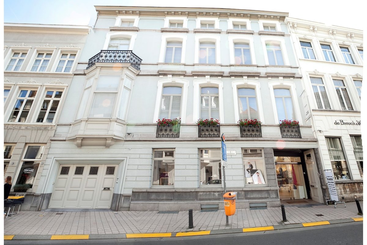 Large & bright town House – Center Ghent – max 8p gallery image 3
