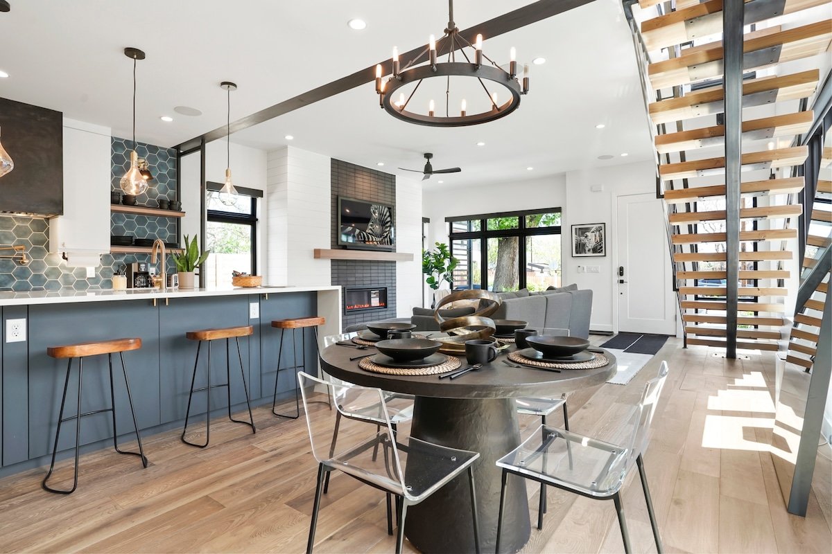 “Heart of the Highlands” HOT TUB PETS 420 friendly gallery image 3