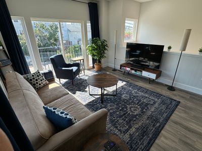 NEW 4BR/2.5 Bath Duplex w. Parking 10 min from EWR