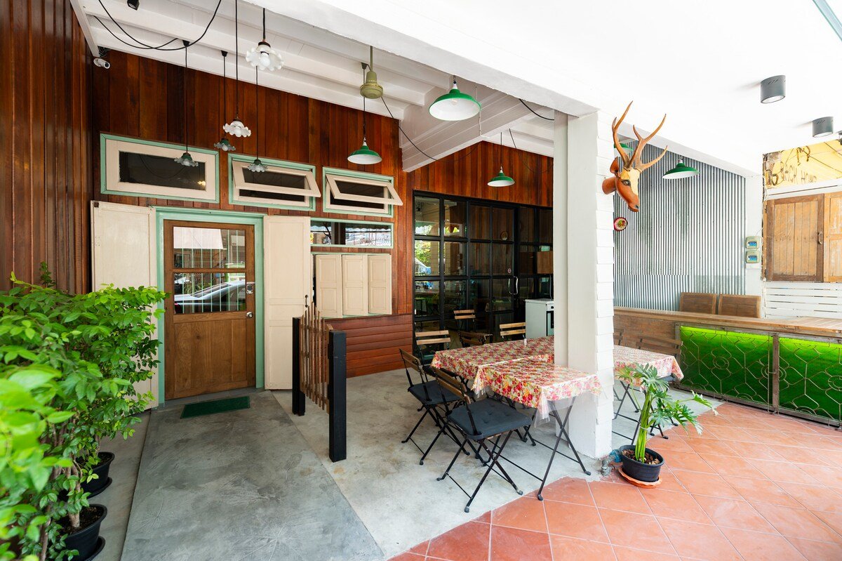 5BR Home for 20 pax; Khaosan /OldTown; w/Breakfast gallery image 2