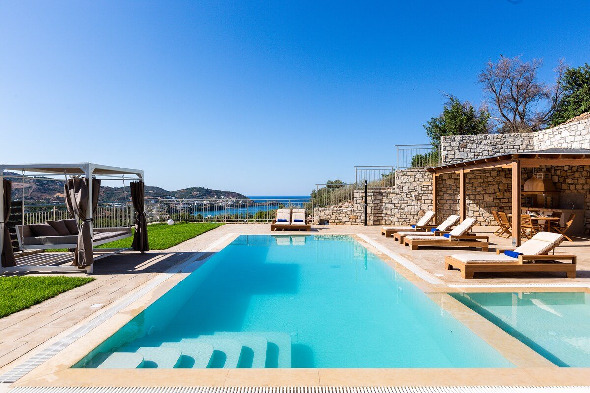 Paris Villa, with Pool, BBQ, Playground & SeaViews gallery image 3