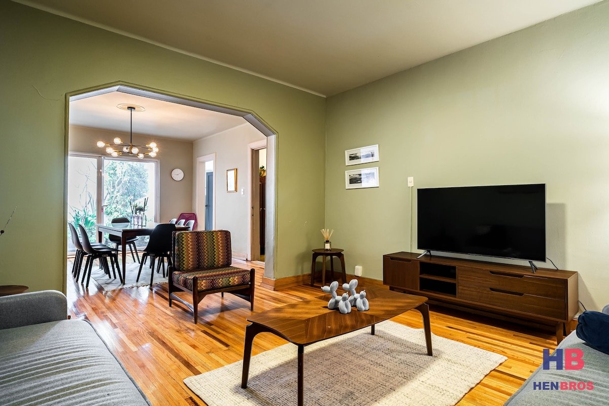 Hermosa Casa Remodelada con Terraza privada gallery image 4