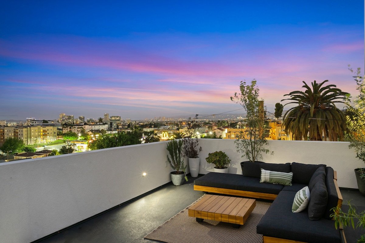 Luxury Modern House With Private Rooftop Patio gallery image 4