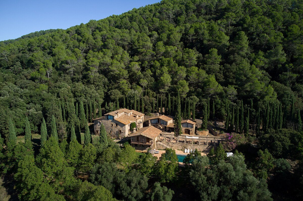 spectacular 17th century house in a rural setting gallery image 3