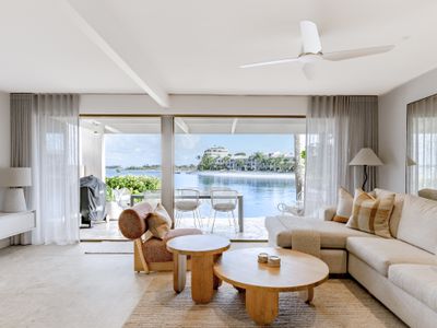 ‘Bella Vista’ – Noosa Luxury on White Sands