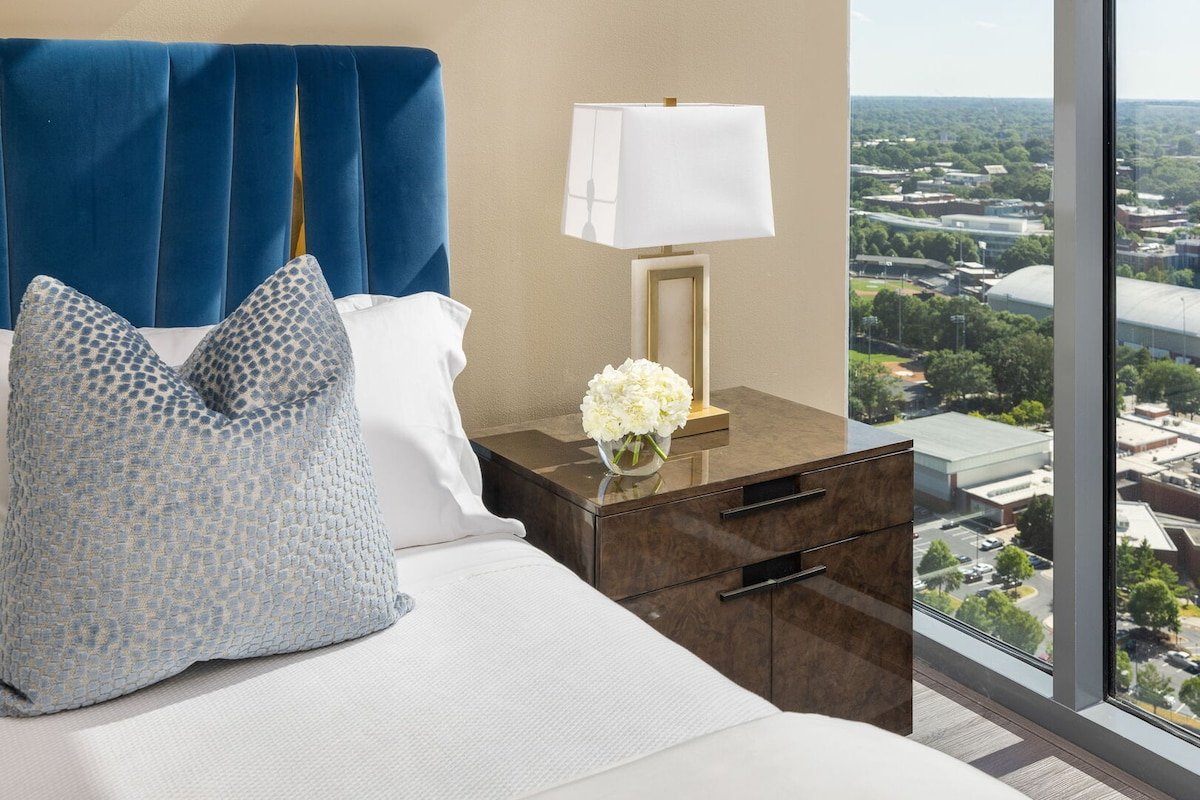 Peach City Penthouse by Atlanta Luxury Rentals gallery image 4