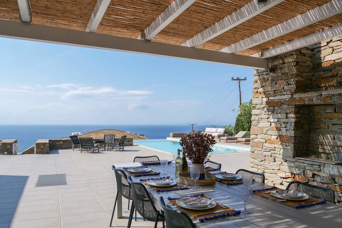 Picturesque Grecian Villa Hideaway gallery image 3