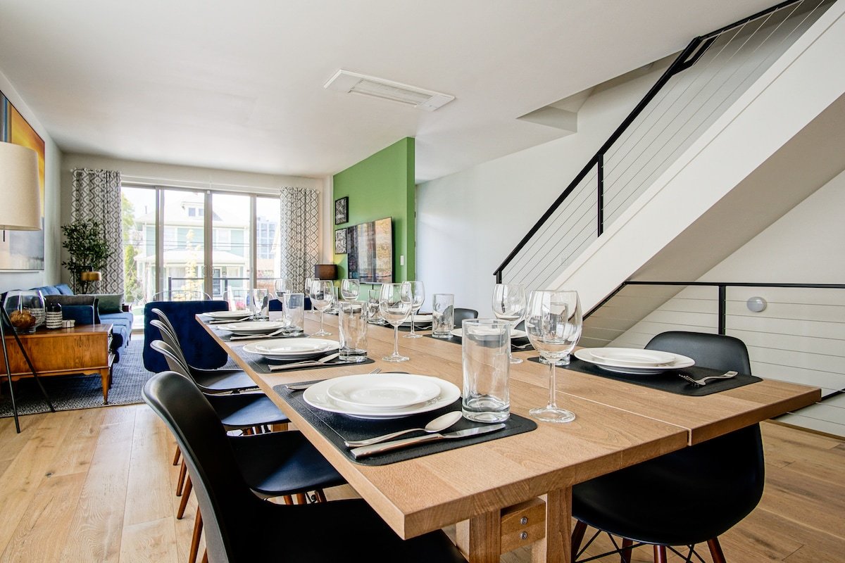 Spacious Home with King Beds in Best Neighborhood gallery image 4