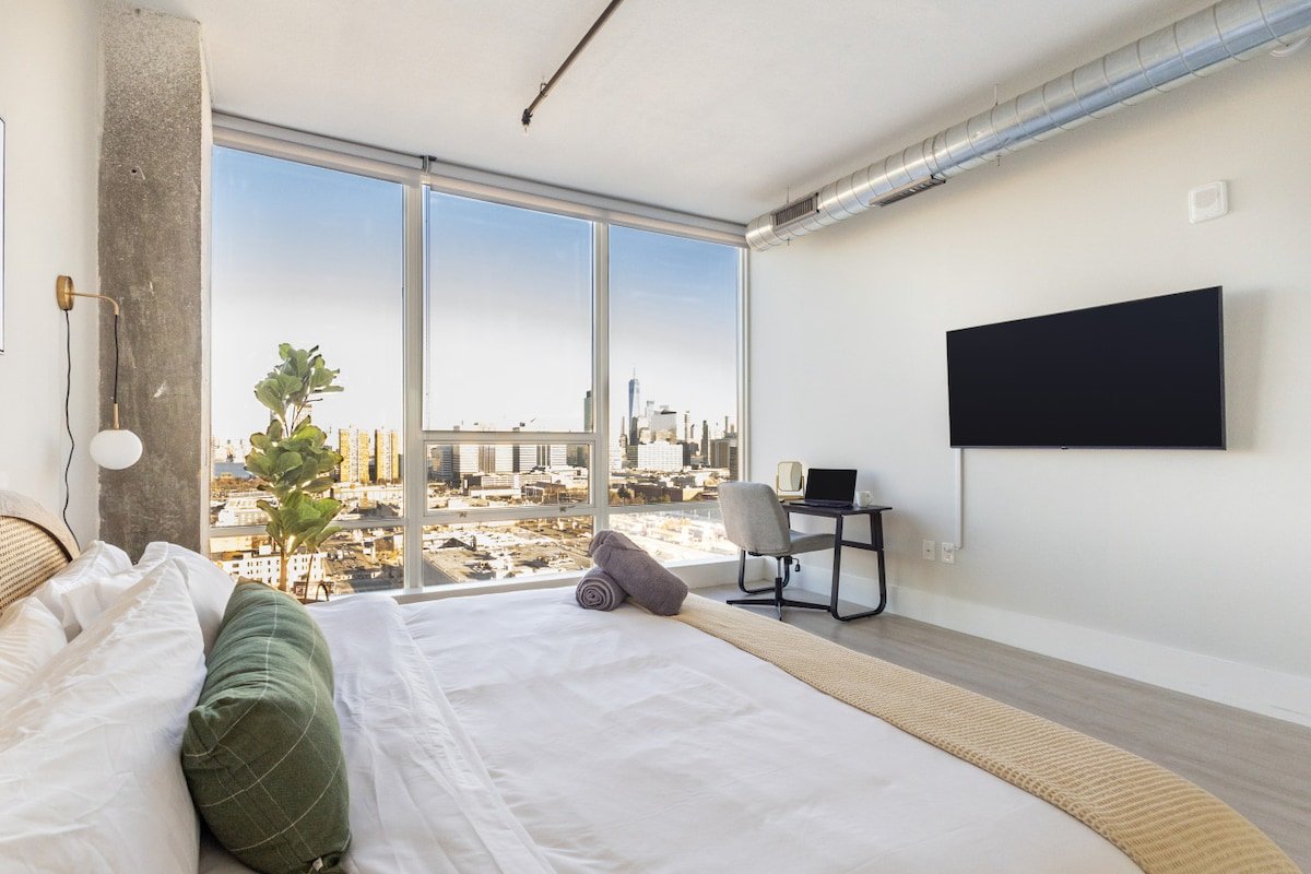 Chique Loft 15 Min from NYC with City View & Pool gallery image 4