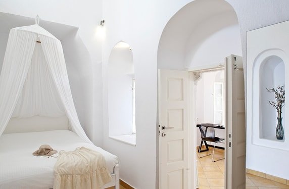 3 bedroom stylish villa at Fira, sea views,hot tub gallery image 5