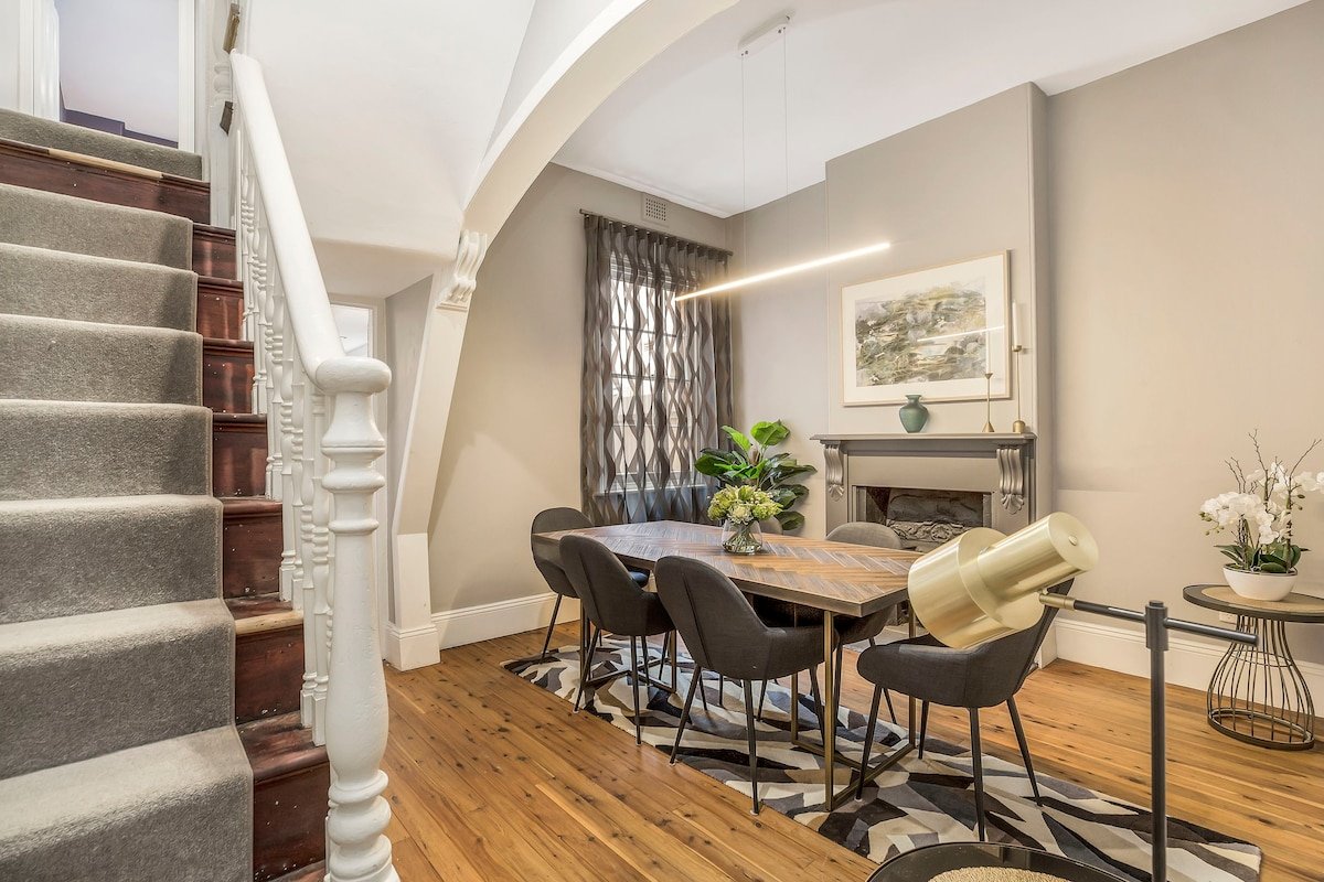 Historic Elegant Terrace at Observatory Hill gallery image 5