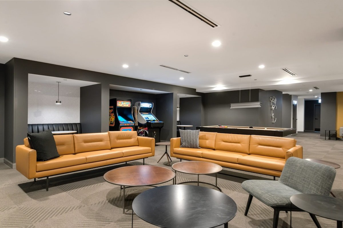 3 Prime 2BR Units + Ideal Business Retreat gallery image 5