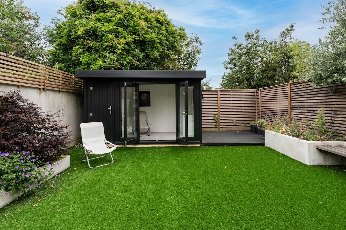 Beautiful Retreat St Margarets London Free Parking gallery image 3