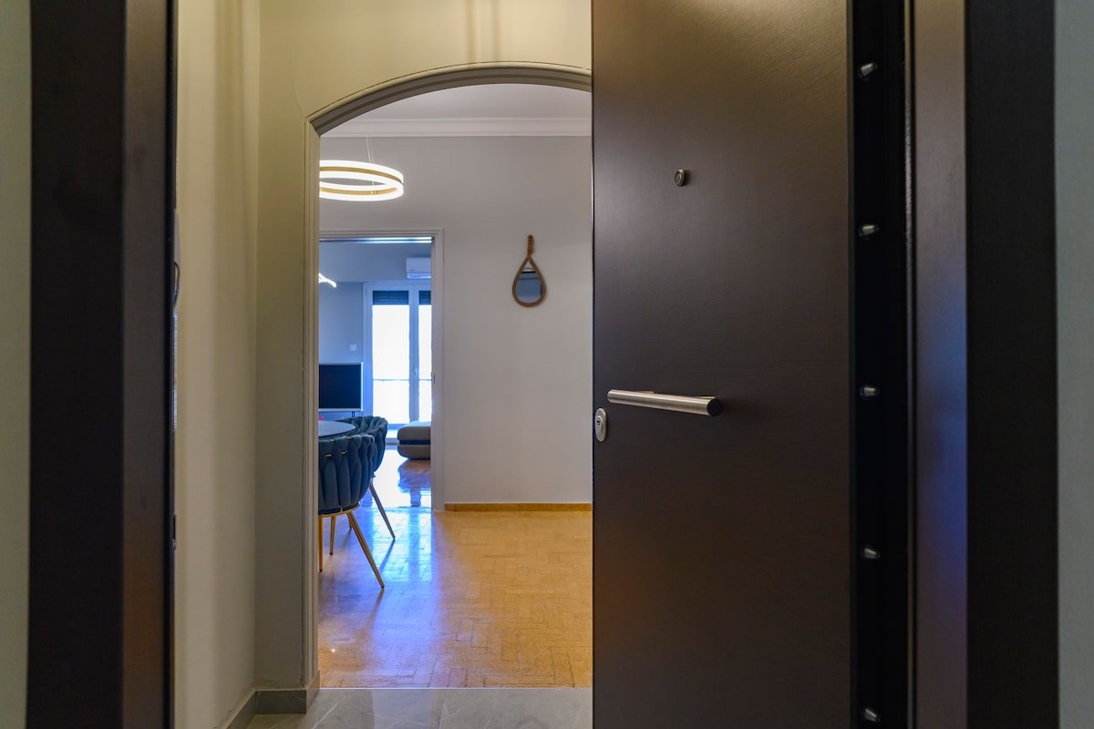 Stunning Acropolis 2 bedroom Opulence gallery image 3