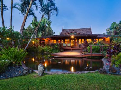 Pool hot-tub tennis tropical oasis