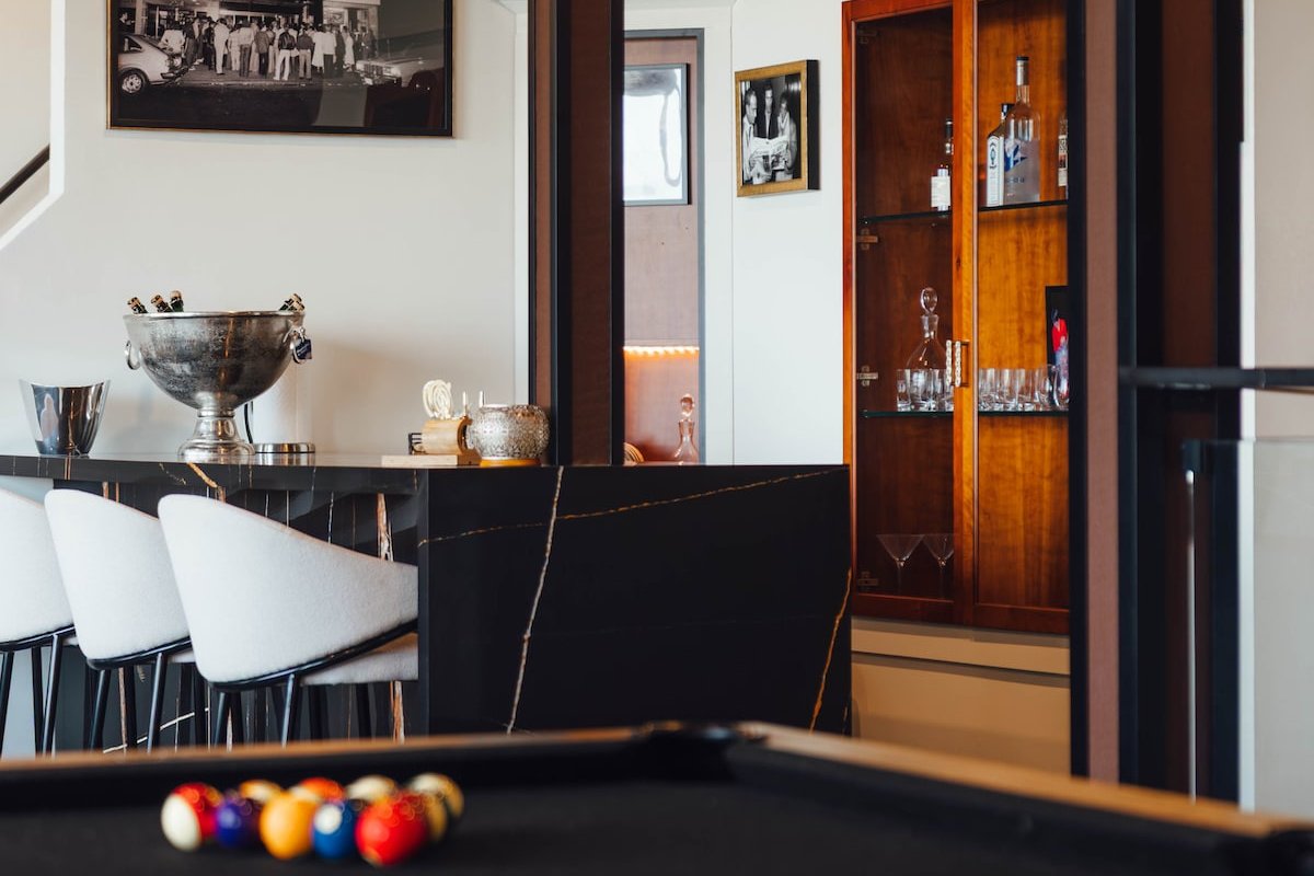 The Summit House | Best Views, Hot Tub, Game Rooms gallery image 2