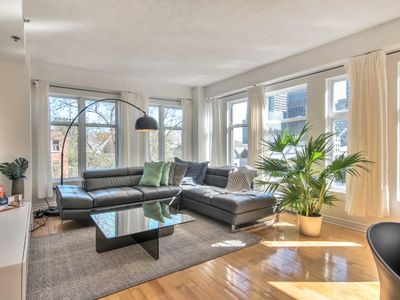 2 Bedrooms Condo Place-des-Arts/Downtown 8 J