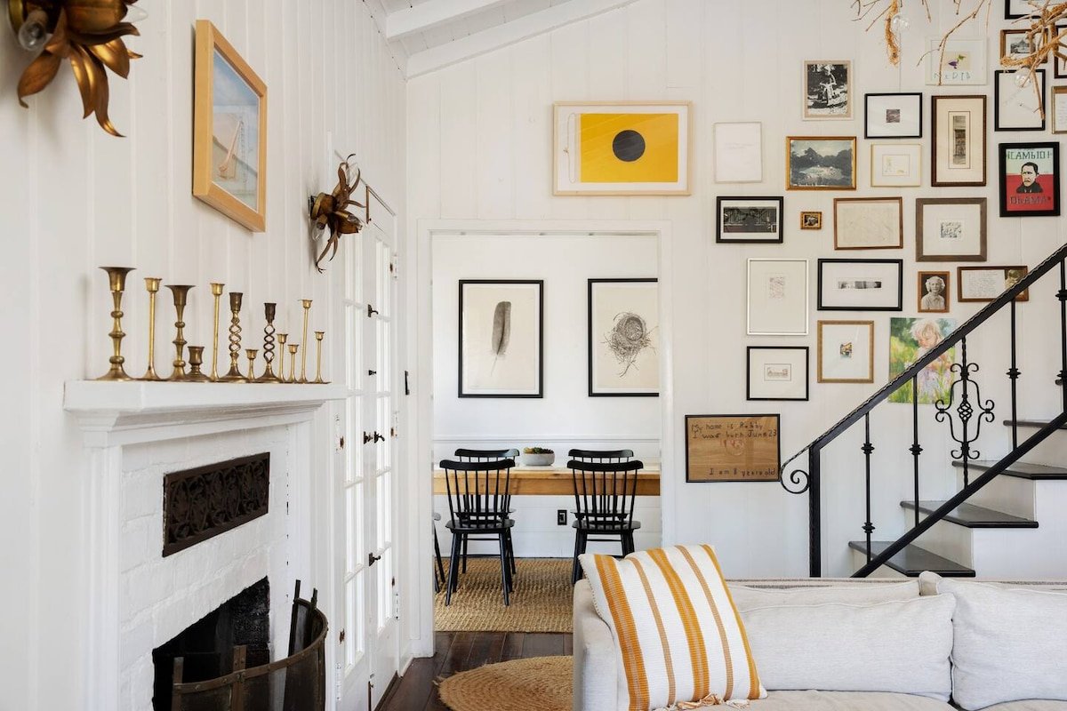 Hollywood Hills Home w Views in Laurel Canyon gallery image 2