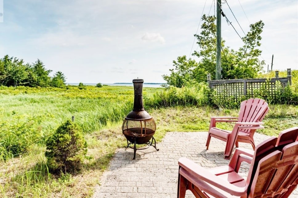 Spacious 5-Bedroom Cottage with Private beach gallery image 5