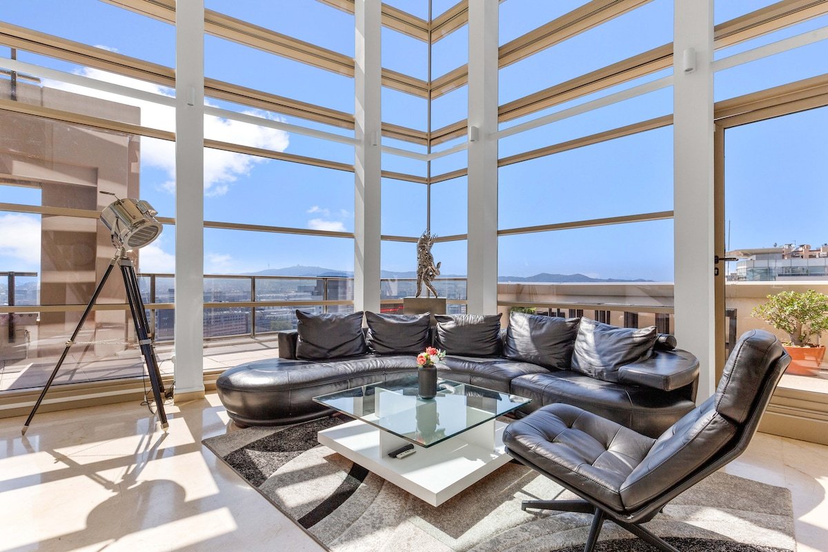 Penthouse Duplex with whole City and Sea Views! gallery image 2