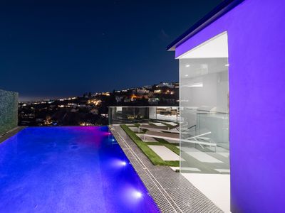 Where is Flame Kiss The fire