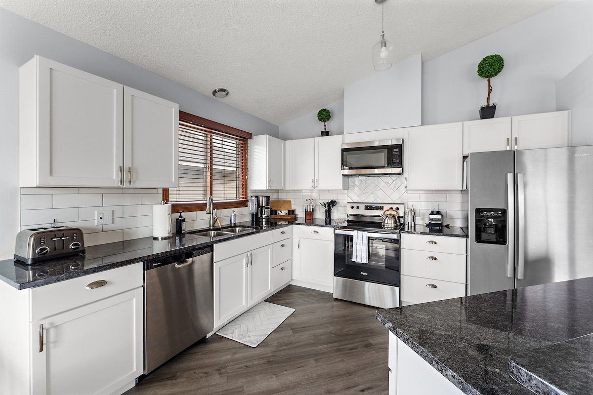 Modern, Luxury 6BR, Downtown w/all Events, Sports! gallery image 5