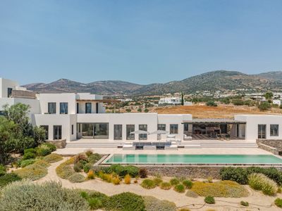 Villa Aperantos – Perfect Balance