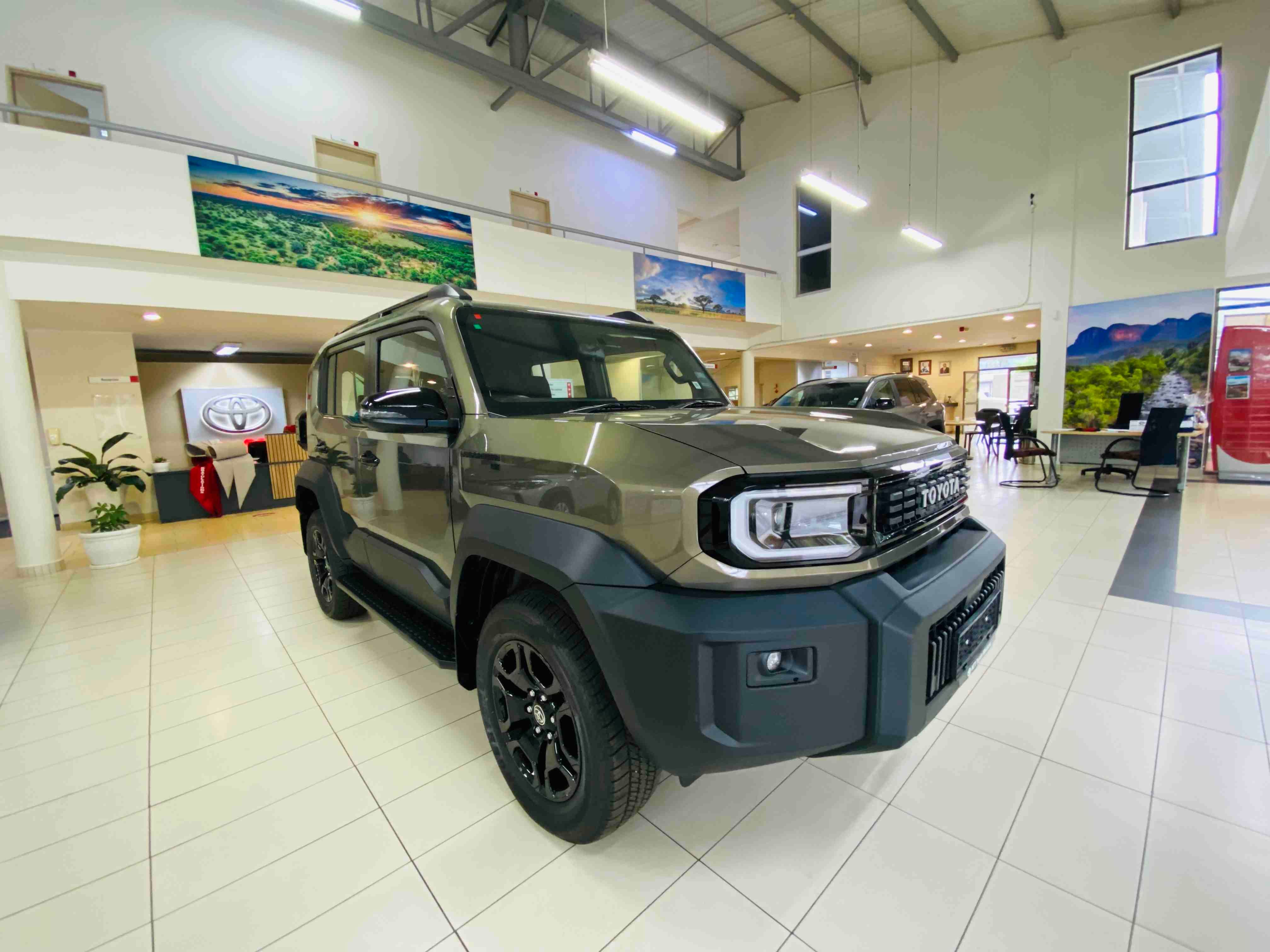 TOYOTA L CRUISER FJ 2.7 GX A T for Sale in South Africa