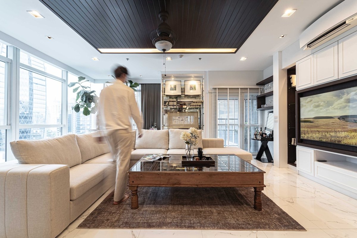 Teakwood Suites: Refined Living in Bangkok gallery image 2