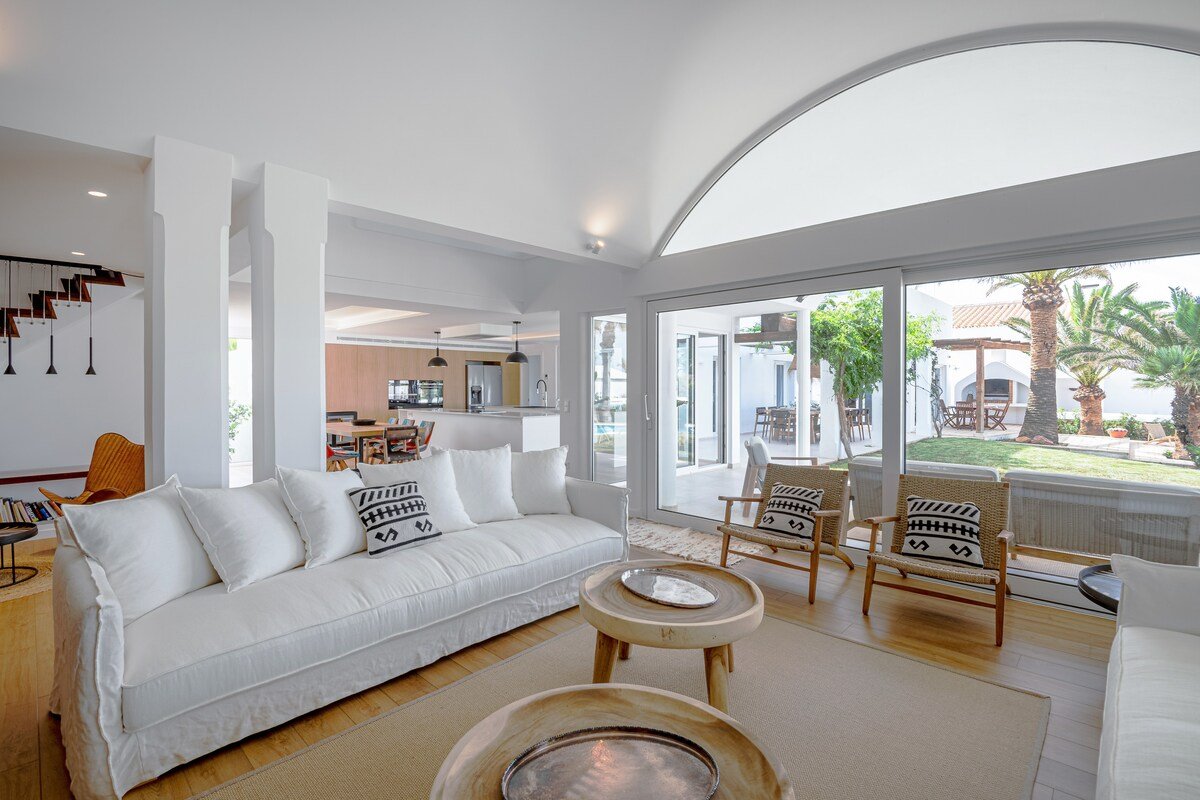 Lujosa villa en la playa con vistas al vista mar gallery image 4