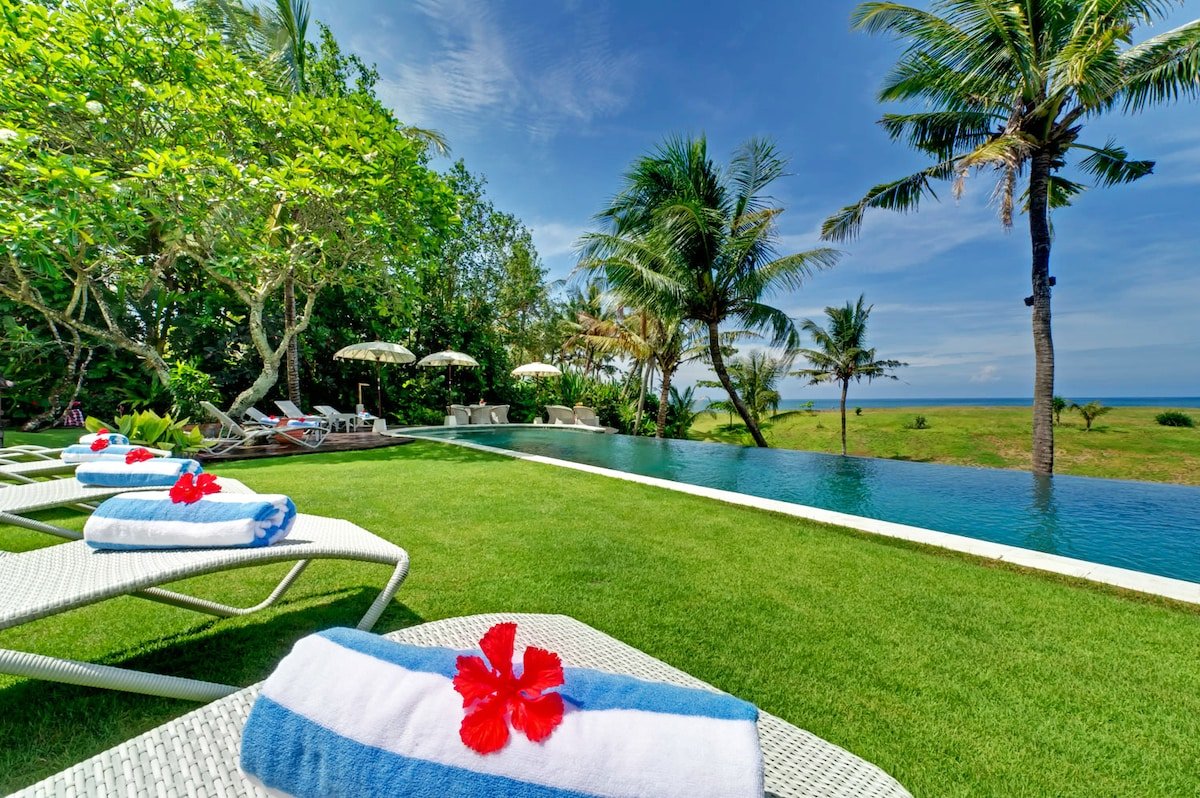 Large Beach Villa, Bali, Fully Staffed