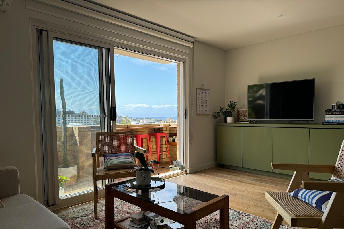 Sun-filled Coogee paradise! Seconds from the beach gallery image 3