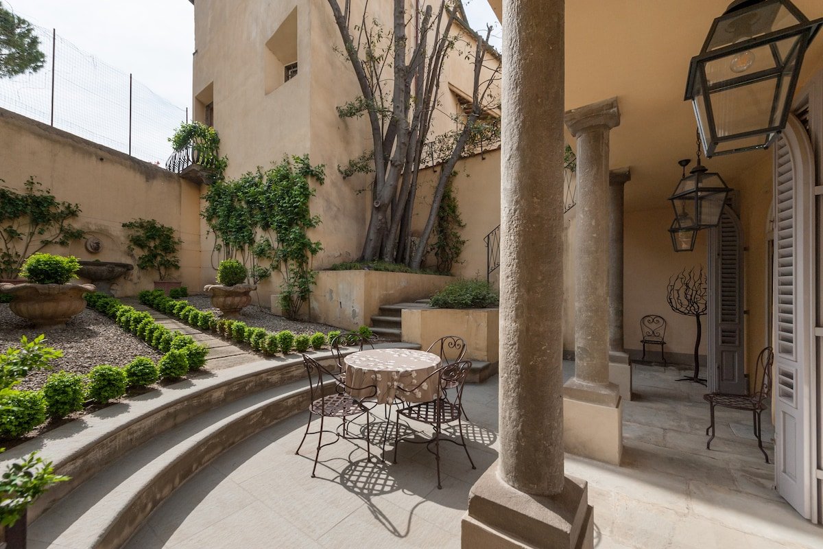 Wonderful house with garden gallery image 5