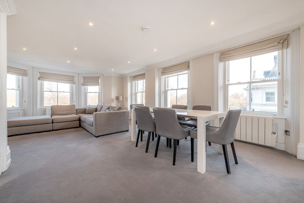 London Gardens – Hyde Park Views 2 Bedroom Flat gallery image 2